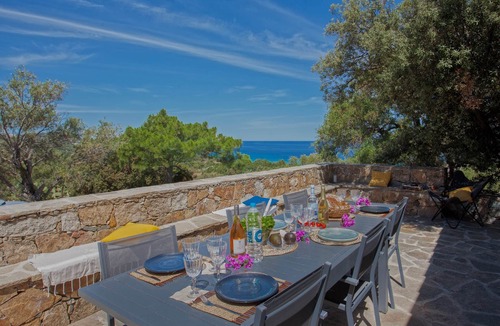 Corbara Villa | Villa Bodri: a villa between sky and sea