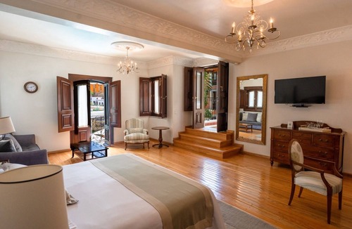De La Presa Hotel | Villa Maria Cristina