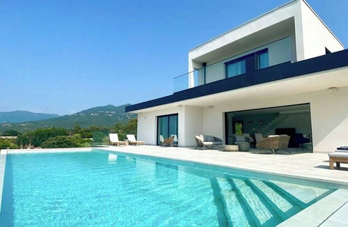 Propriano House | Villa overlooking Valinco Gulf in Propriano