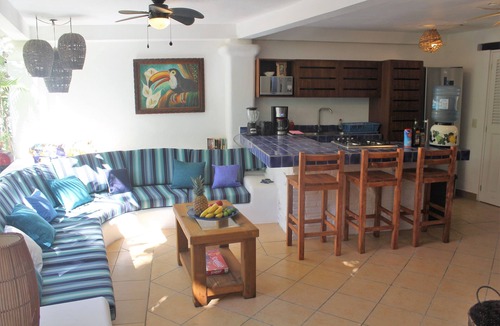 North End House | Villa Sophie 3BR/3BA, Beach Front Terrace, Heated Pool, Parking.