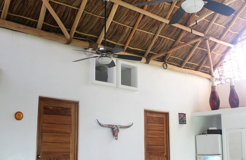 North End House | Villa Sophie 3BR/3BA, Beach Front Terrace, Heated Pool, Parking.