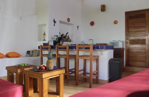 North End House | Villa Sophie 3BR/3BA, Beach Front Terrace, Heated Pool, Parking.
