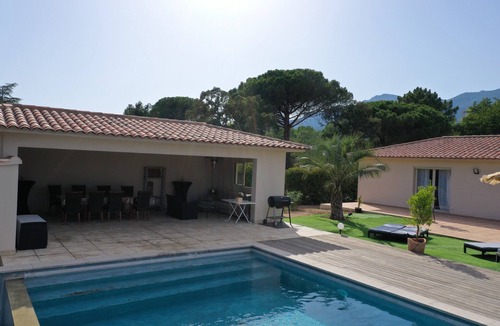 San-Gavino-di-Carbini Villa | villa with jacuzzi and terrace near cala-rossa beach, 6 bedrooms 3 bathrooms