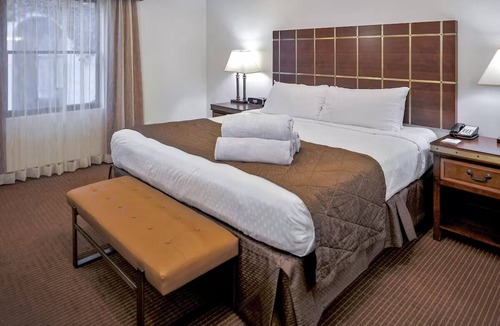 Sedona Resort | Village Charm at Modern Stay: Walkable Access to Everything l Two 2BR Units