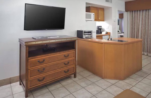 Sedona Resort | Village Charm at Modern Stay: Walkable Access to Everything l Two 2BR Units