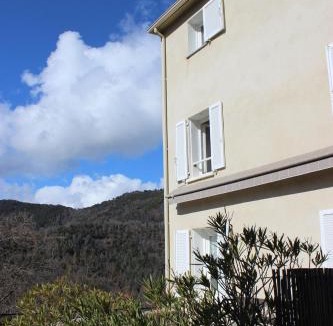 Felce House | Village house