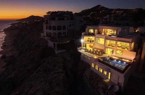 Pedregal Villa | VIP Luxury | Villa Lands End | Bartender, Chef, & Maid included