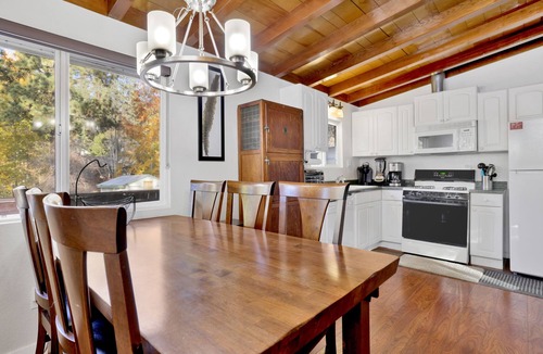 Upper Moonridge Cabin | Vogel House- Moonridge Resort Cottage