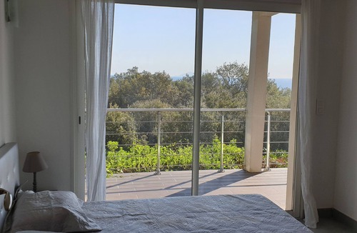Bastia Apartment | Vue mer et Calme Pour ce Grand rez de Jardin