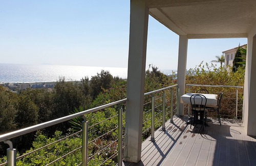 Bastia Apartment | Vue mer et Calme Pour ce Grand rez de Jardin