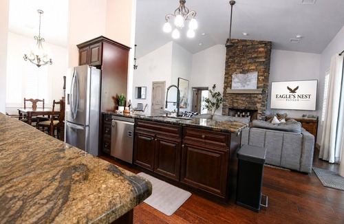 Payson House | Wake Up to Elk & Golf Views | 2 Master Suites | Home Gym & Office | Fire Pit