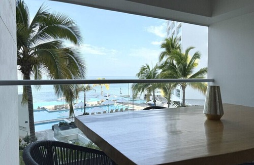 Las Glorias Condo | Wake Up to Ocean Views & Complimentary Breakfast!