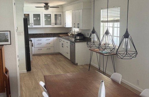 Village Grove House | Walk or Bike to Old Town Scottsdale in a Quiet, Clean & Contemporary Sanctuary