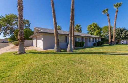 Village Grove House | Walk or Bike to Old Town Scottsdale in a Quiet, Clean & Contemporary Sanctuary