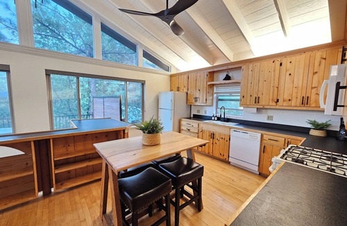 Prescott House | Walk/ride your bike to thumb butte trails! 2 bedrooms. Kayaks.Fishing poles, etc