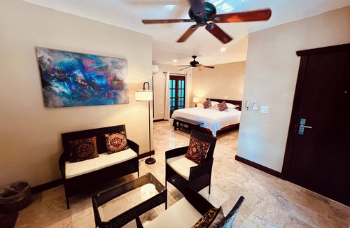 Colonia Centro Hotel | Walk to Waterfront! Luxury King Suite w/Rooftop Pool & Spa