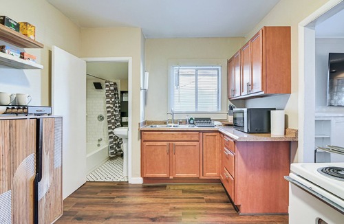 Governmental Mall Apartment | Walkable Haven 1 Mi to Dtwn Phoenix & Chase Field!