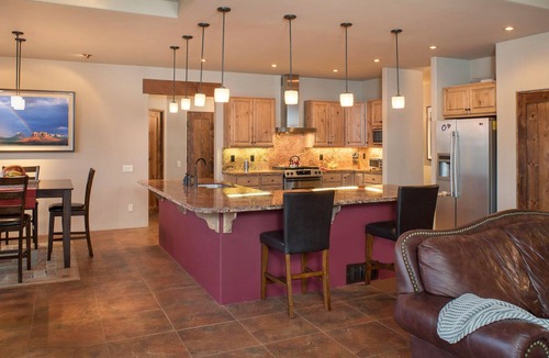 West Sedona House | Walls of Glass - Panoramic Views, Hot Tub, Fire Pit Under the Stars