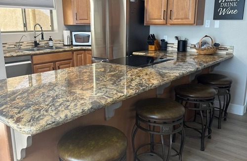 Lake Havasu City House | Waterfront Newly Remodeled 2x2 - Corner Unit, Walk to Bridge/Beach/Bars/Food
