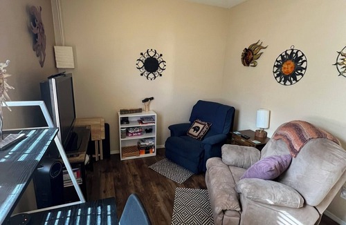 Laveen Meadows House | Welcome to Howie's Guesthouse!