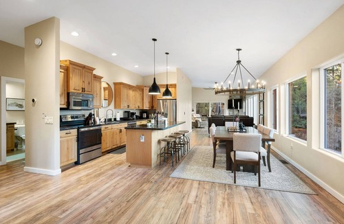 Highland Pines House | Welcome to your perfect forest retreat!