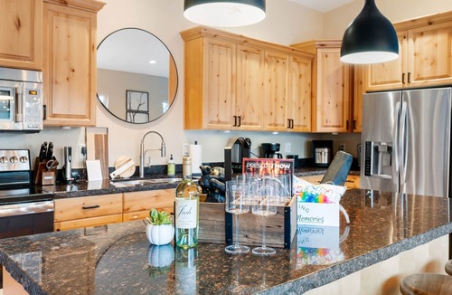 Highland Pines House | Welcome to your perfect forest retreat!