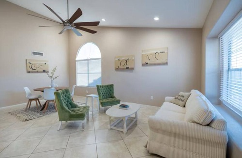 La Buena Vida House | West Valley Oasis! Close to sports, concerts, restaurants, and nightlife!