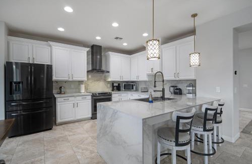 Glendale House | Westgate Retreat, Family & Pet-Friendly 4BR Home