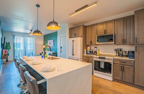 Glendale Sports and Entertainment District Apartment | Westgate Stay w/Pool, Gym & Hot Tub