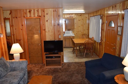 Pinetop-Lakeside Cabin | Whispering Pines - Cabin 34 (3 Bedroom)