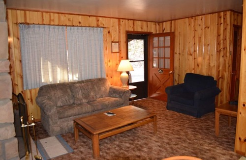 Pinetop-Lakeside Cabin | Whispering Pines Resort-Cabin #17