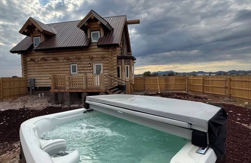 Valle Cabin | White Wolf Cabin and Hot Tub