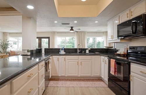 Rancho Saguaro House | Windrose Retreat + Heated Pool, Casita, Sleeps 22!