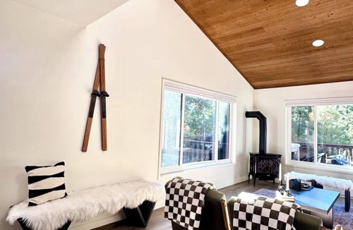 Flagstaff Cabin | Wooded Flagstaff Cabin withHot Tub & Deck Steps to Golf, Mins to NAU & Downtown