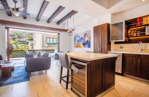 Emiliano Zapata Condo | Workspace, Mini-Bar & Rooftop Pool | 2BR Retreat