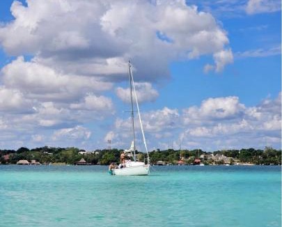 Bacalar Boat Rental | Yacht for rent in Bacalar