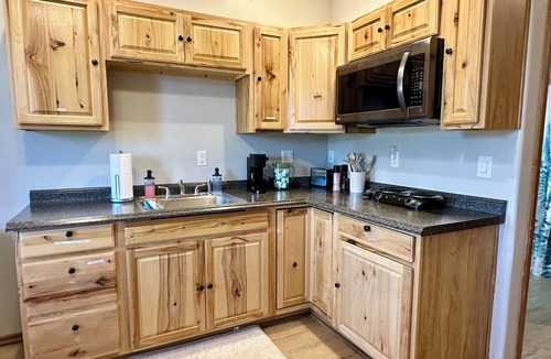 Heber Apartment | Year Round Monthly Rental | Studio | WIFi Desk | Wild Mustangs nearby Nat'l For