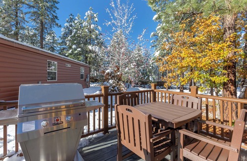 Pinetop Apartment | Your Arizona Adventure: 2 Spacious Units, Peaceful Property with Free Parking