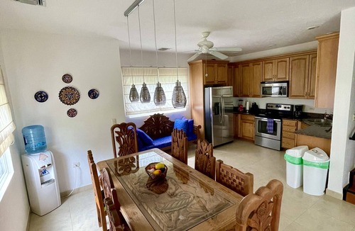 Costa Maya House | Your Retreat by the Sea - Comfortable 3 bdrm, 3.5 bath home for up to 8 guests