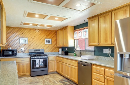 Yucca Valley House | Yucca Valley Oasis w/ Private Pool & Hot Tub!