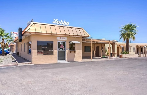 Yuma Apartment | Yuma AZ|Cozy Queen Bed