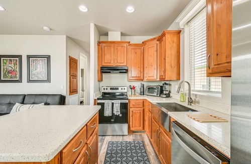 Yuma Cottage | Yuma Home w/Fire Pit & Outdoor Community Pool!