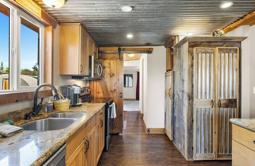 Williamson Villa | Zebra Ranch - 16-Guest Compound Experience, Prescott | Mtn Vu Spa Pickle Ball