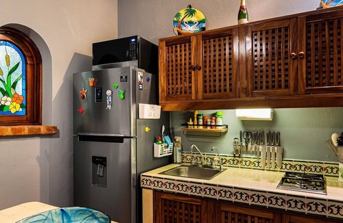 Romantic Zone Condo | Zona Romantica Oasis/Pool/2 block Pier bars shop