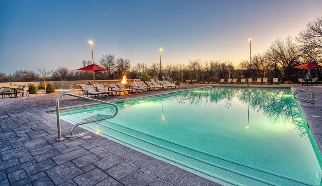 1 Bedroom w/loft Deluxe Cabin Sleeps 6- Dog friendly