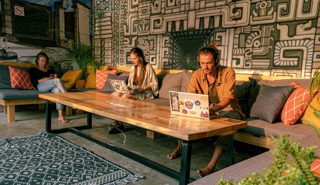 13 Cielos Hostel & Coworking