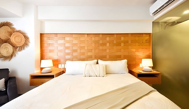 1BR King Bed Pool Jacuzzi Golden Zone