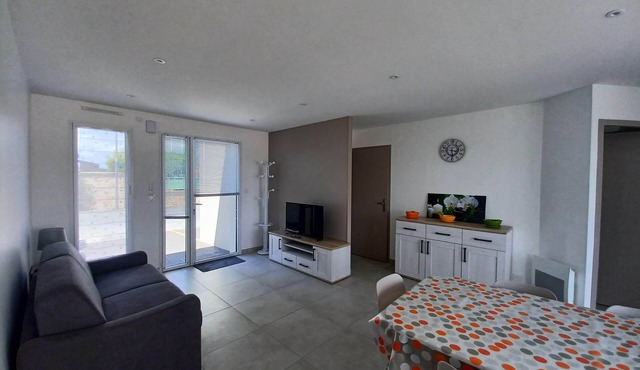 2.5 km from Puy du Fou, house sleeps 4