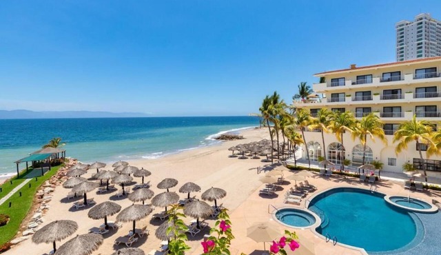 2-Bedroom Ocean Front Resort in Puerto Vallarta plus Living Area with add. bed.