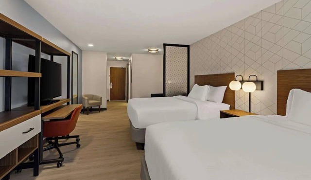 2 Pet-Friendly Suites Perfect for Wine Country Travelers | Free Parking